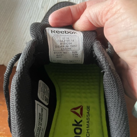 REEBOK WOMENS WORK SHOES SLIP AND OIL RESISTANT BLACK MEMORY TECH VEGAN - Picture 7 of 7